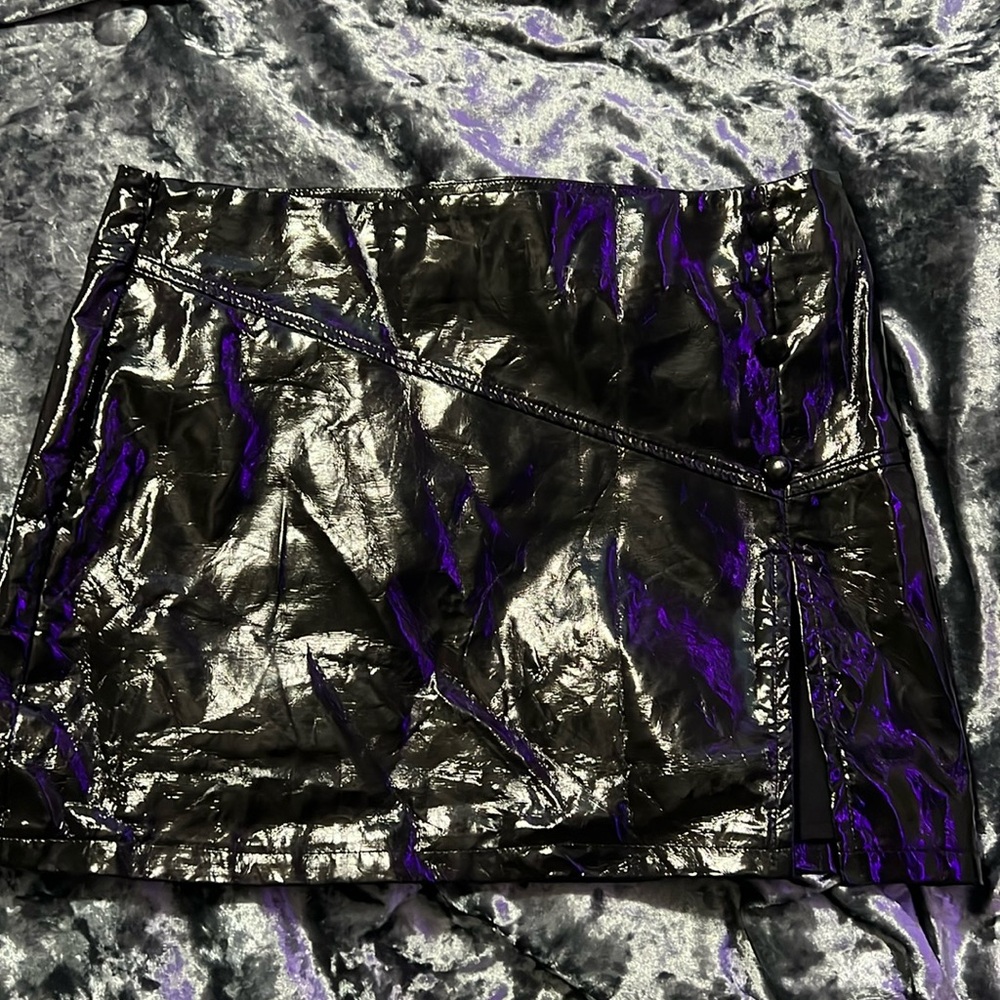 Shiny Leather Skirt. Size Small